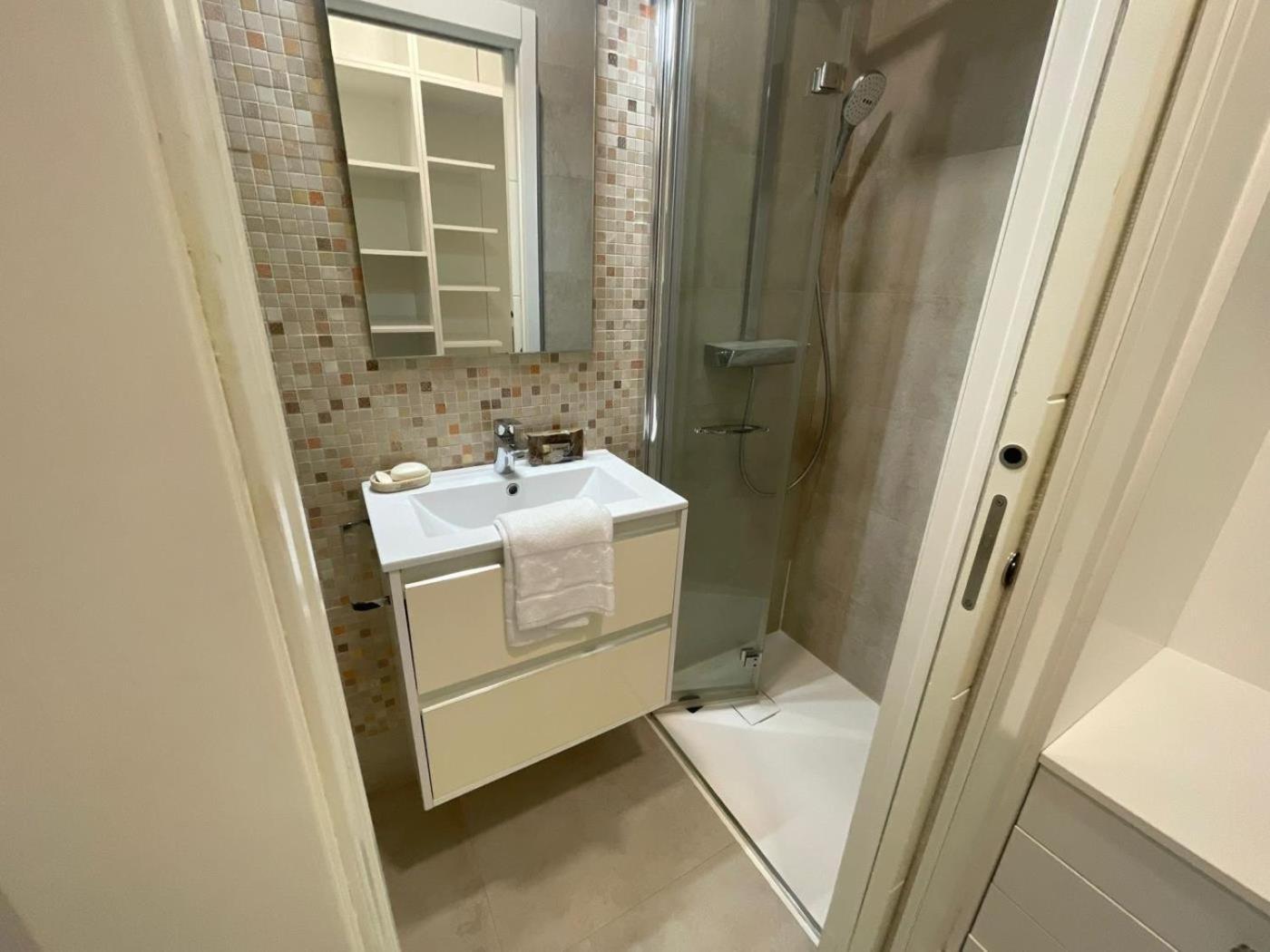 Nuevo! Piso En Pleno Centro Apartment Santander Bagian luar foto